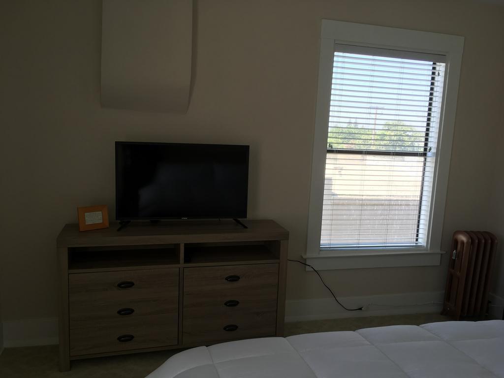 Hotel Burgess Reedley Extérieur photo